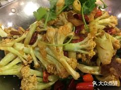 -鲁小三·大骨自助(金山总店)