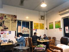 大堂-华哥新鲜猪精品美食