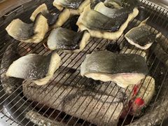 -围炉肉舍•炭烤活鳗•丹东海鲜烤肉(步行街店)