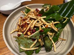 凉拌折耳根-云海肴·汽锅鸡·云南代表菜(天山百盛优客店)
