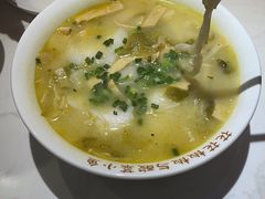 -渝是乎酸菜鱼·川渝小炒(新世界百货望京店)