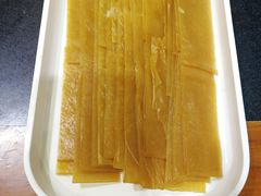 王中王油豆皮-沸炉重庆老火锅(军事博物馆店)