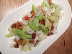 西芹百合巴旦木-谷丽麦馕新疆菜·清真(步步高梅溪新天地店)