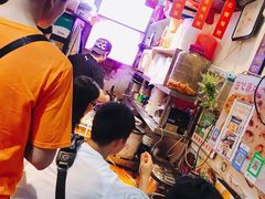 -爆炸头阿姨小四川正宗川味小吃(无任何分店)