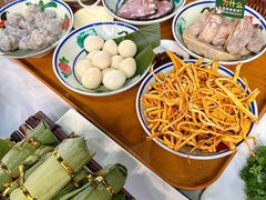 -刘姐啤酒鱼民族演艺餐厅(西街总店)
