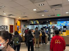 -麦当劳(上海虹桥站30B检票口楼上)