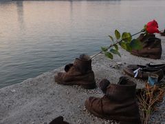 -多瑙河畔鞋履雕塑