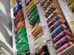 -赵一鸣零食(山东烟台南洪街店)