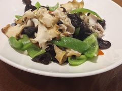 -赶海部落海鲜城(海阳路店)