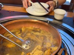 -阿山卓·野生菌火锅·纳西火塘烤肉