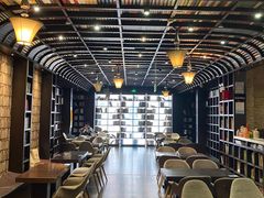 -钟书阁(松江泰晤士小镇店)