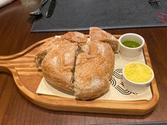 -恰餐厅及酒吧 CHAR Bar & Grill (北京丽都皇冠假日店)