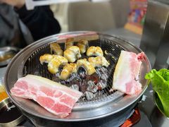-围炉肉舍•炭烤活鳗•丹东海鲜烤肉(步行街店)