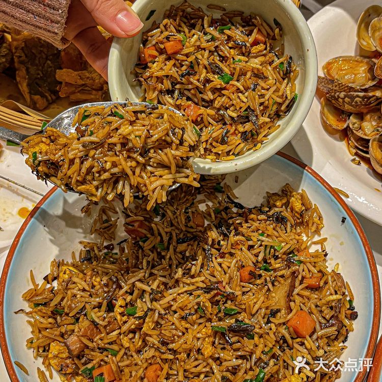 被武汉朋友安利的梅菜扣肉炒饭香迷糊了！！