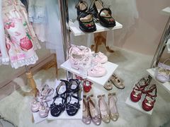 -甜镜物语 LOLITA·汉服·JK制服三坑生活馆(滨江道店)