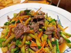 -头上红煨盐鸡·非遗院子餐厅