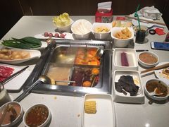 -海底捞火锅鲜切牛肉主题店(长寿路店)