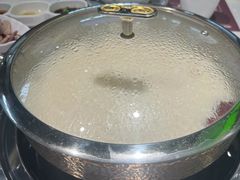 -洪氏嗨捞·广东猪肚鸡·椰子鸡火锅(西咸万象城店)