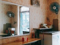 靠窗位-顶狼记小吃