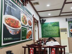 -湖南人家湘菜馆(镇江路店)