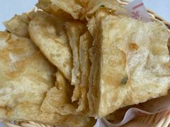 葱花油饼-清真·方中山胡辣汤(兴华北街店)