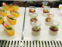 -亚洲国际大酒店·云顶阁旋转自助餐厅