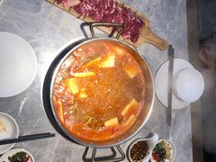 -野山舂·贵州现舂酸汤牛肉(民生路店)