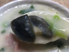 皮蛋瘦肉粥-荔银肠粉(广州天河华利路店)