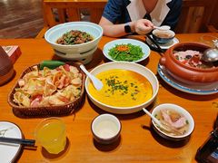 -老滇山寨•云南特色菜•地方菜•民族风情歌舞表演(金碧店)