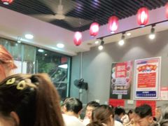 -爆炸头阿姨小四川正宗川味小吃(无任何分店)