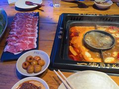 -老牌坊云南鱼豆花火锅(哈西万达店)