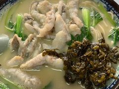 招牌黄鱼面-明呈黄鱼面馆(斜土路店)