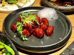 红酒泡沫牛仔粒-荟廷·晶萃(陆家嘴尚悦湾店)