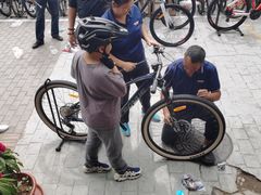 -道路口单车爱瓦士dahon大行