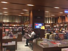 -诚品(信义店)