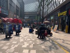 -宝龙城(杭州滨江店)