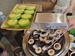 -围炉肉舍•炭烤活鳗•丹东海鲜烤肉(步行街店)