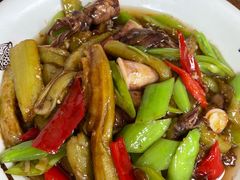 -鸿运美食府