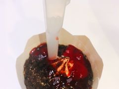 草莓奥利奥咸蛋黄麦旋风-麦当劳(西单明珠店)