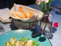 -弦月窗LUNETTE BY AMANDA(复兴路店)