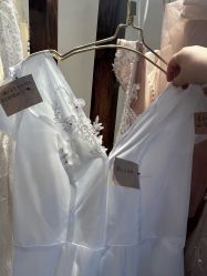 -Flora婚纱礼服定制租赁店