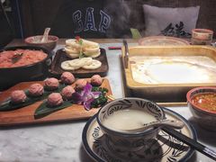 -尚尚仙·酸汤猪手·猪肚鸡火锅(华联万柳购物中心店)