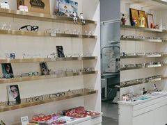 -视野联行眼镜•蔡司•依视路(温江店)