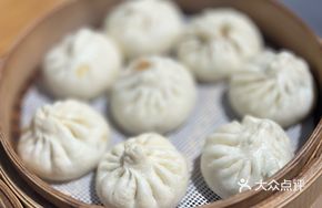 Old Jinan Pork and Scallion Dumplings