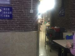 大堂-老好吃清真麻辣烫