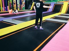 -嘿哟动霸CHUA·新潮玩运动娱乐中心·蹦床滑冰团建乐园