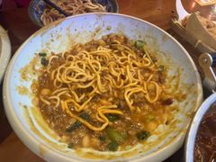 -爆炸头阿姨小四川正宗川味小吃(无任何分店)