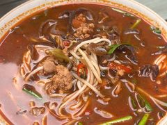 -粉八·云南米线·建水烧烤(常熟路店)
