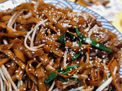 干炒牛河-天宝食坊·啫啫煲大排档(西华路店)