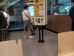-麦当劳(轻轨曹杨路店)